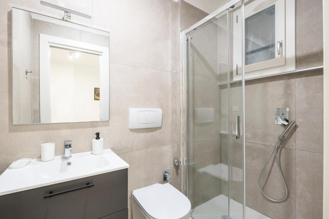 Easystayrome 10 Pax 3 Baths 1 Min From Metro ภายนอก รูปภาพ